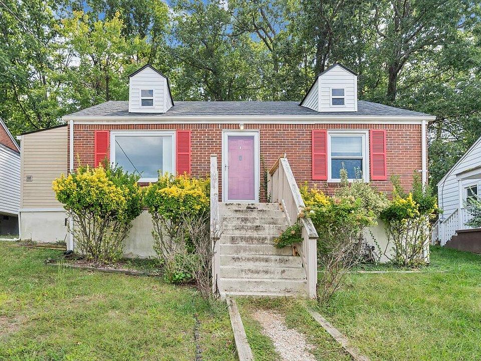 1st image of 2812 Sweetbrier Ave SW