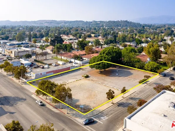 221 W Holt Ave, Pomona, CA 91768