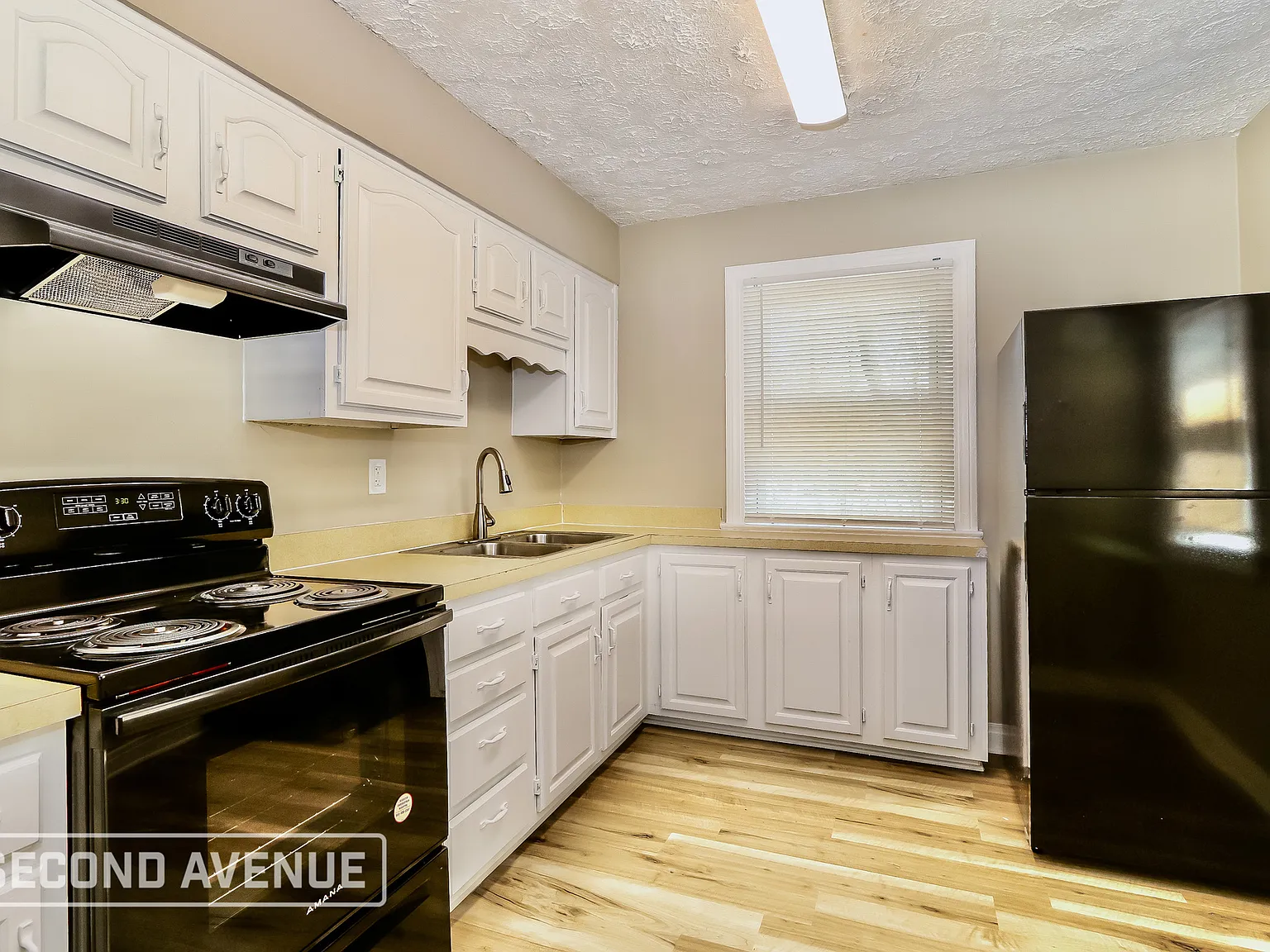 3 bed, 1.0 bath, 1053 sqft, $1,275 — Photo 4