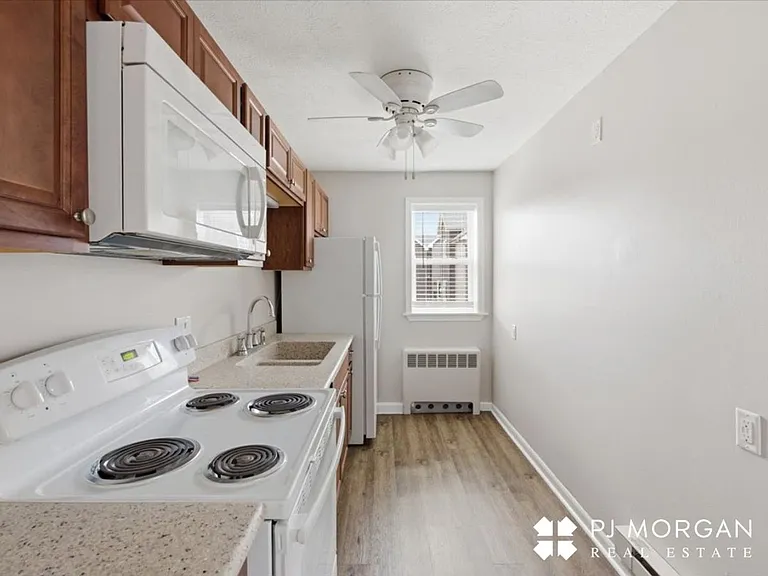Lyndale Apartments — Photo 22
