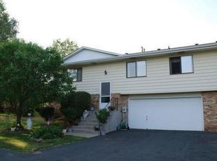 1274 Fenrdale St N, Maplewood, MN 55119