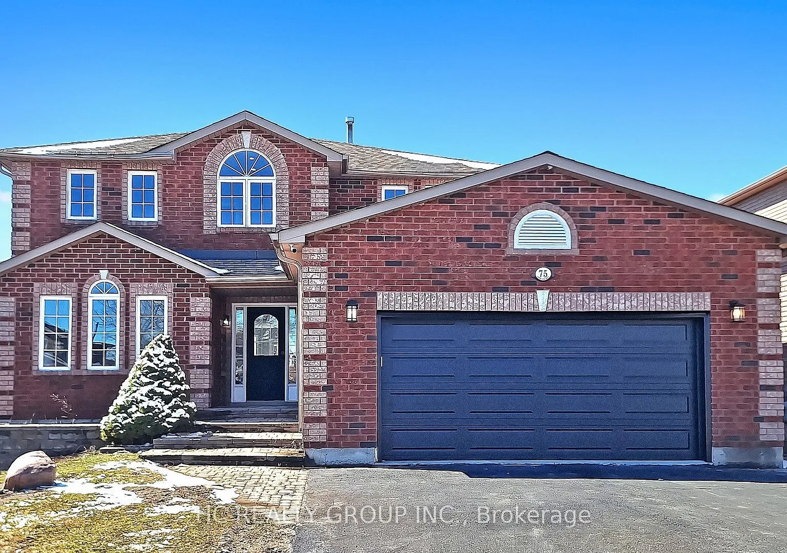4 bed, $3,800 — Photo 1