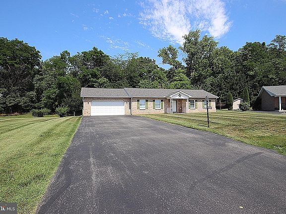 2nd image of 7 Plantation Dr