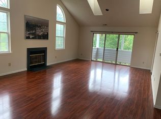 6302 Normandy Dr, Mount Laurel, NJ 08054