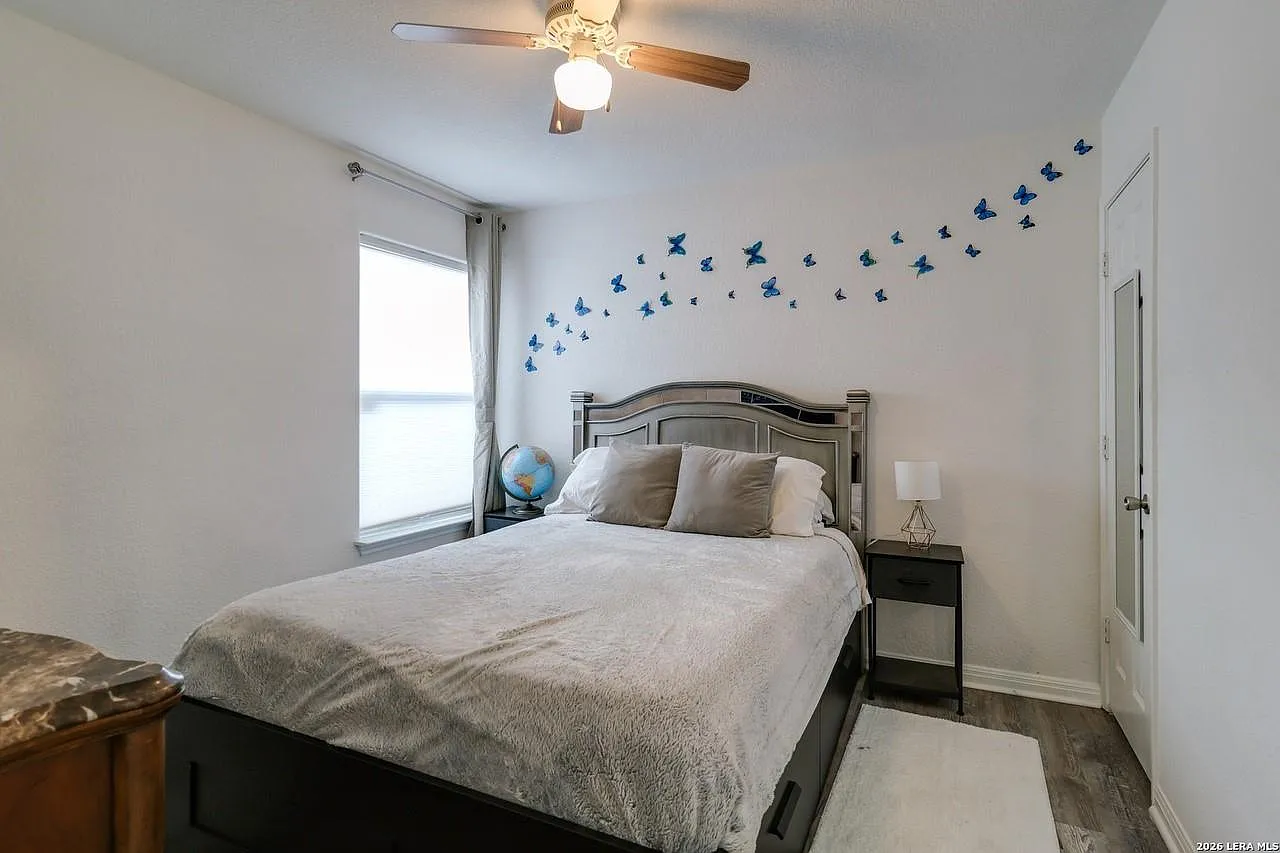 2 bed, 1.5 bath, 851 sqft, $1,050 — Photo 4