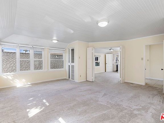 3rd image of 129 Ocean Park Blvd