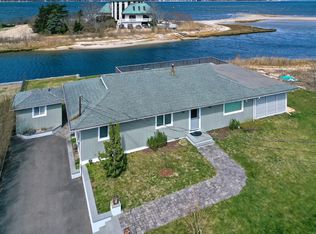 100 Pine Ave, Flanders, NY 11901