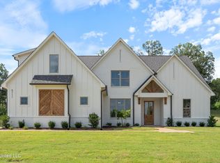 5111 Camp Xing, Hernando, MS 38632