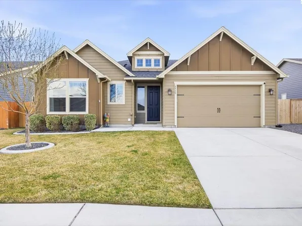 3919 Charleston Ln, Pasco, WA 99301