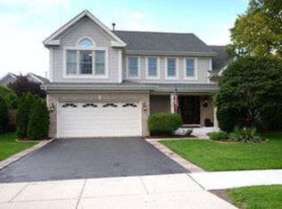 928 Christa Ct, Elk Grove Village, IL 60007