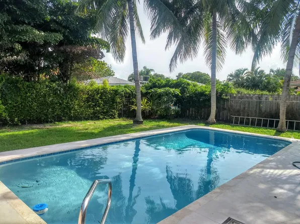 4370 Gardenia Dr, Palm Beach Gardens, FL 33410