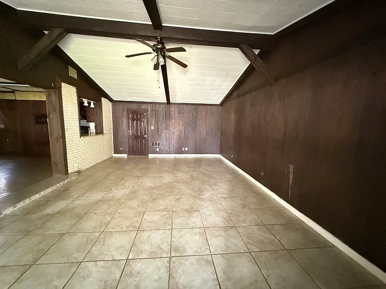 114 Brockton Dr — Photo 4