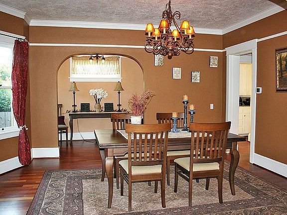 Dining room to Library reading room