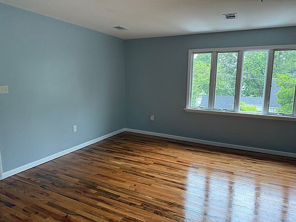 4th image of 715 Mack Pl Floor 2