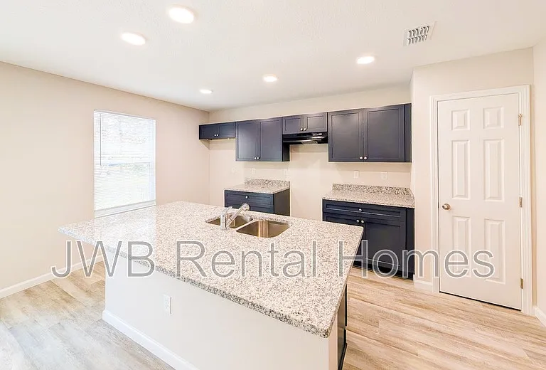 5447 Wabash Blvd — Photo 2