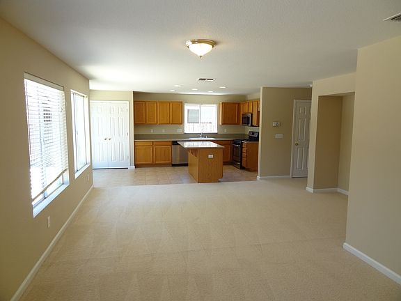 3rd image of 10 Blue Fern Ct