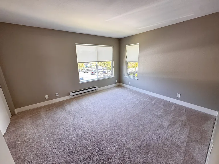 160 Lakeshore Ct — Photo 16