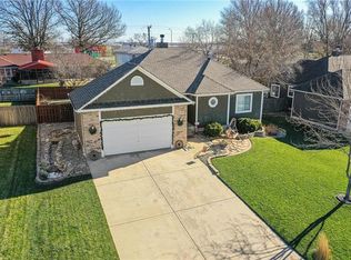 21650 S Madison St, Spring Hill, KS 66083