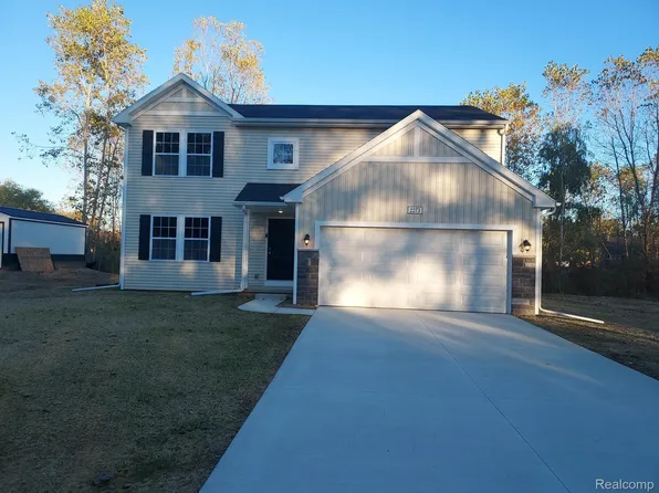 2273 Plum Tree Ct, Burton, MI 48519