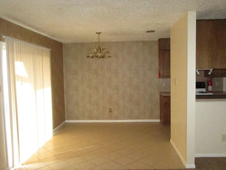 3008 Chaucer Dr — Photo 5
