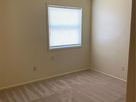 5th image of 1325-1327 Airline Dr