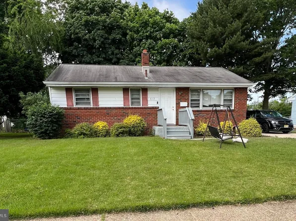 613 Shaw Ave, Glassboro, NJ 08028