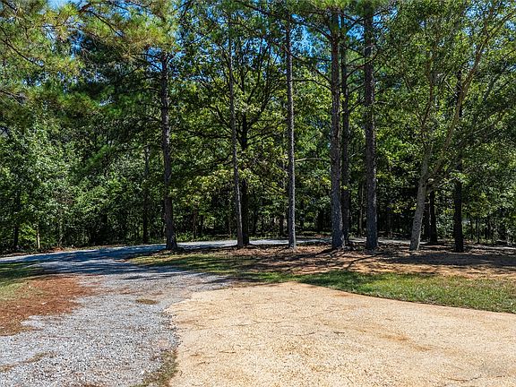 4th image of 1221 Old Ridge Rd E