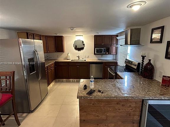 4th image of 4848 SW 47th Ln