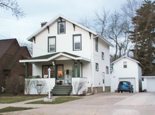 718 E Chamberlin St, Dixon, IL 61021