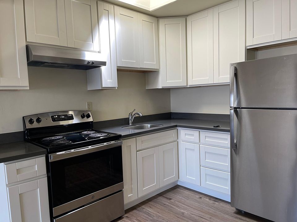 2nd image of 335 2nd Ave APT 8