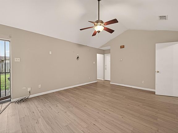 5th image of 12811 Roandale Dr