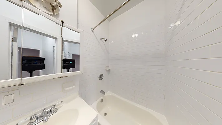 Rented by Bond New York | media 30