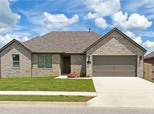 903 W Carley Dr, Siloam Springs, AR 72761