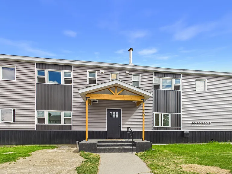 925 Gilmore St #B — Photo 15