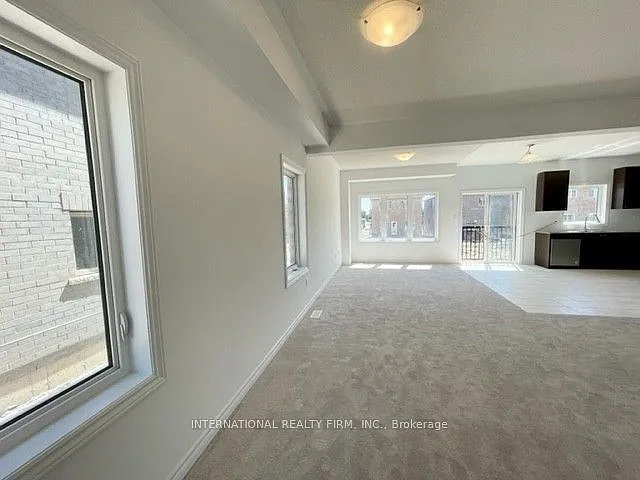 240 Ridley Cres — Photo 8
