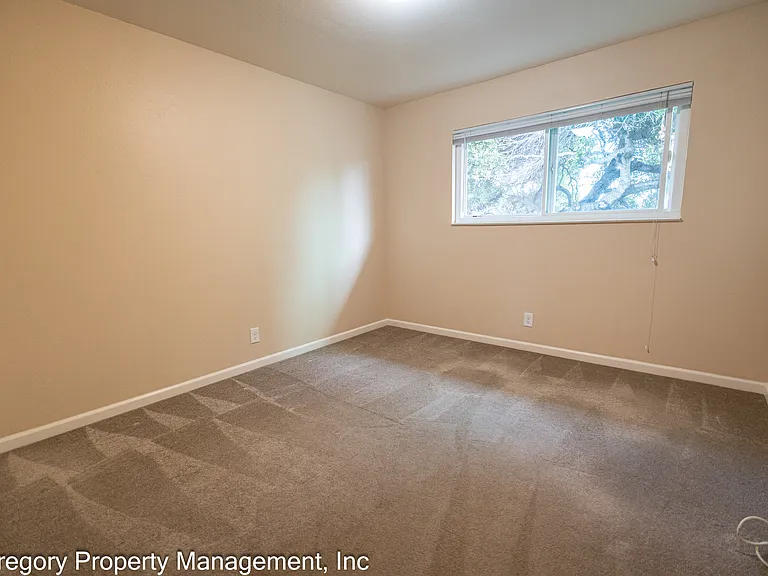1815 Central Ave #202 — Photo 13