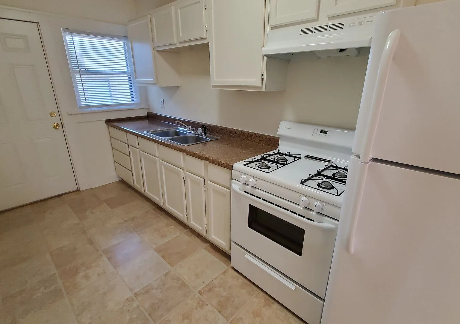 1309 W I-40 — Photo 3