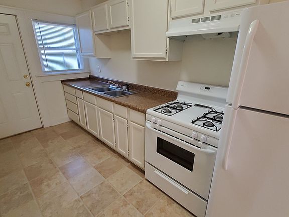 3rd image of 1309 W Interstate 40 APT A
