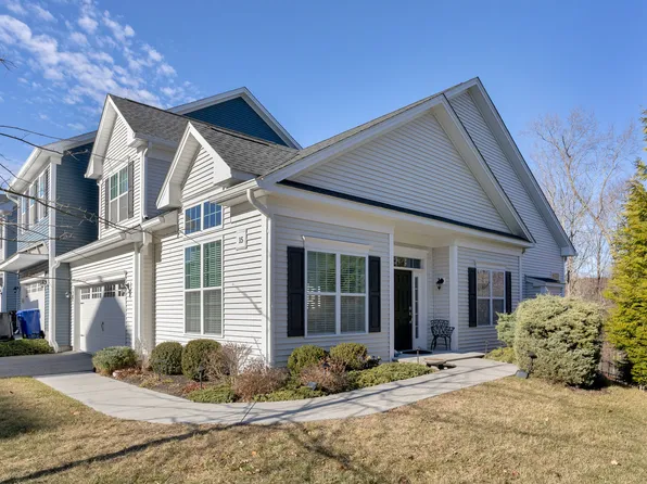 15 Wilderswood Way #15, Danbury, CT 06810