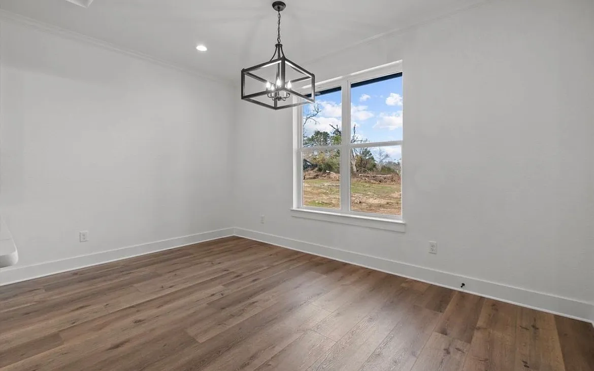 3 bed, 2027 sqft, $2,800 — Photo 3