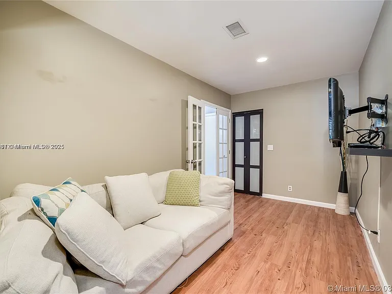 1309 Funston St — Photo 25