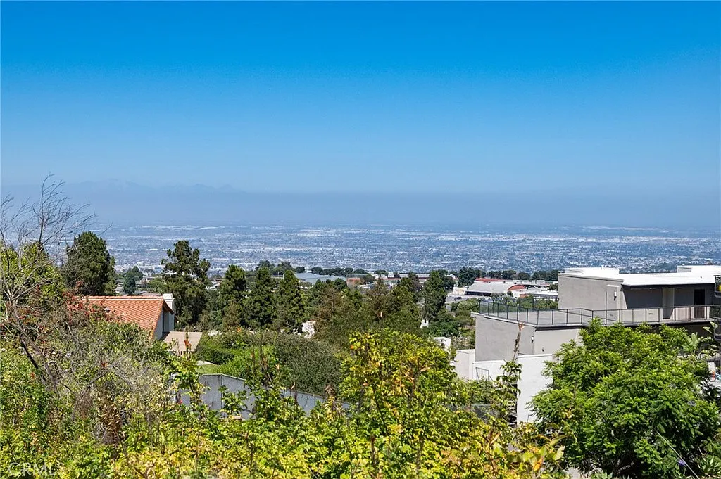 3 bed, 2.5 bath, 1913 sqft, $5,500 — Photo 1