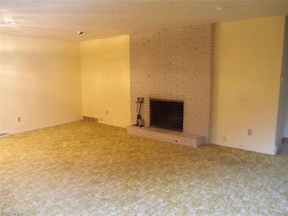 5th image of 24702 Dundee Dr