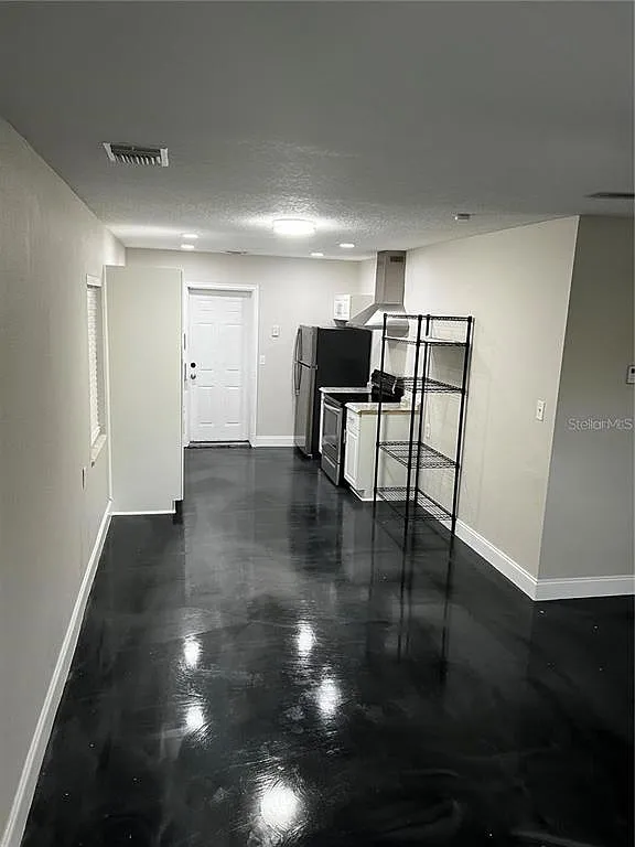 1 bed, 1.0 bath, 1288 sqft, $1,475 — Photo 2