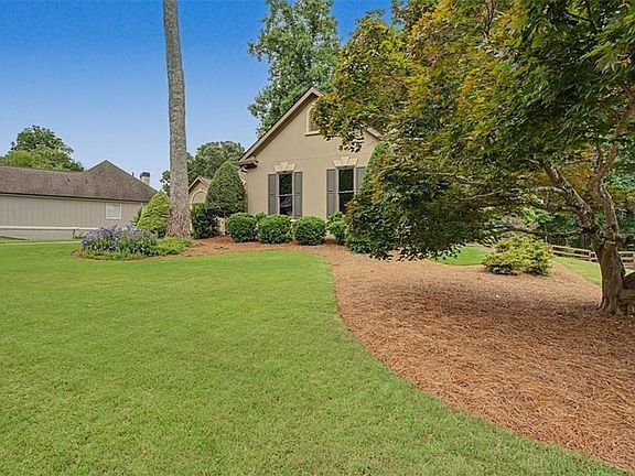 4th image of 5403 Amity Dr