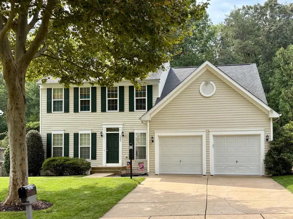 5885 Fincastle Dr, Manassas, VA 20112