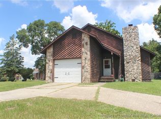 6398 Hawfield Dr, Fayetteville, NC 28303