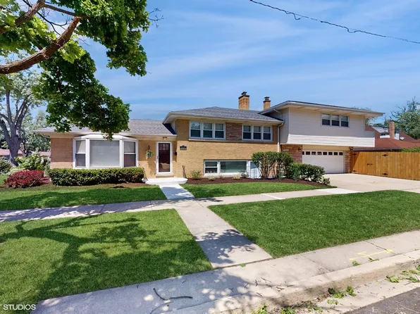 1557 Highridge Pkwy, Westchester, IL 60154