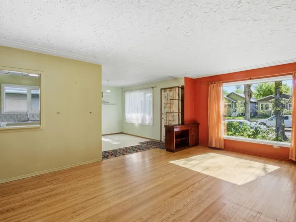 10138 74th St NW, Edmonton, AB T6A 2X9