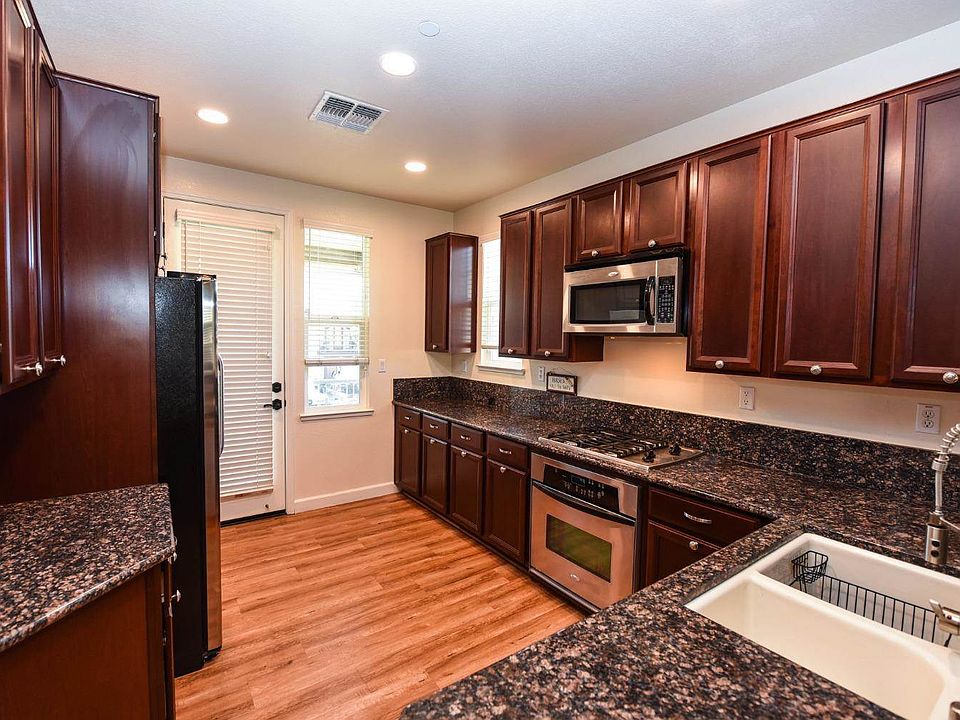 1st image of 425 Regatta Ln APT 206